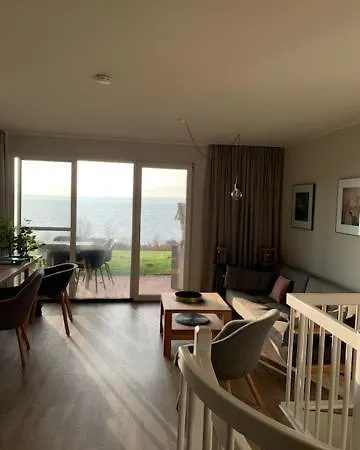 Am Mit Terrasse 아파트 *